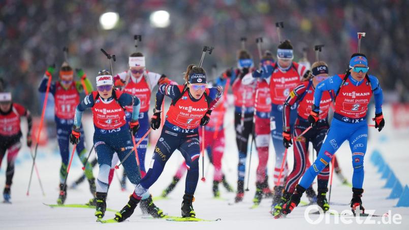 Das Mixed-Staffelrennen bildete den Abschluss des dritten Wettkampftages in Nove Mesto. Bild: Petr David Josek/AP/dpa