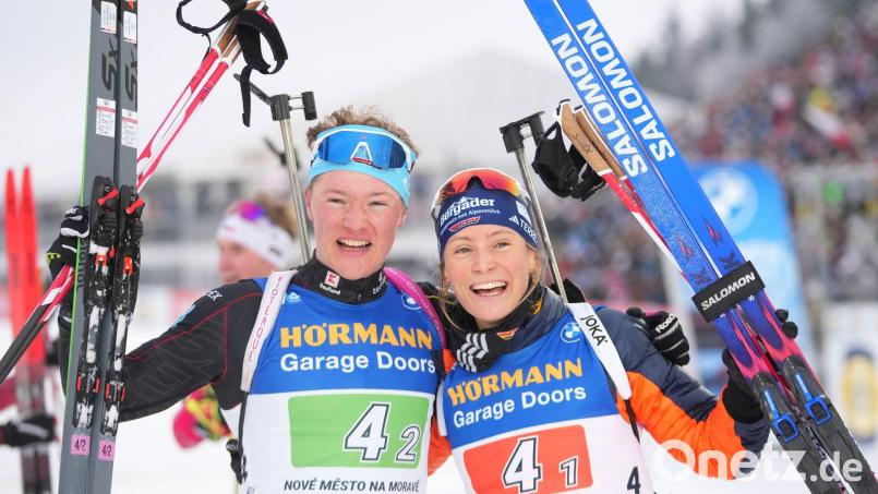 Marlene Fichtner (r) war nach der Disqualifikation untröstlich. Bild: Petr David Josek/AP/dpa