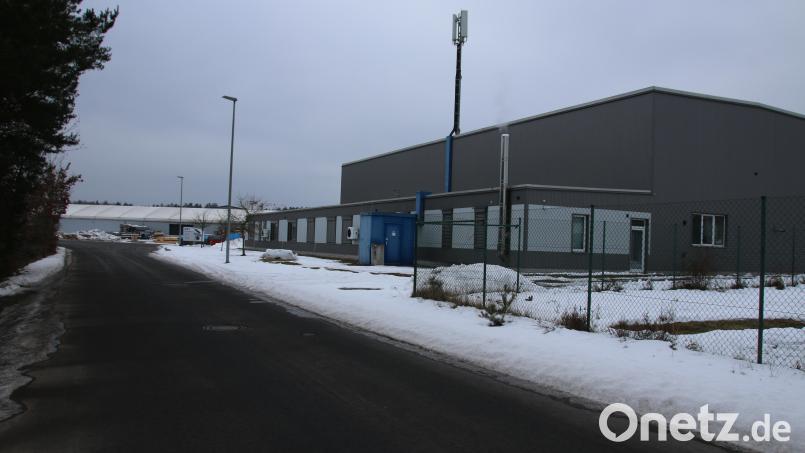 Ein Unternehmen im Gewerbegebiet "Am Flugplatz" will erweitern. Nun muss eine mögliche Straße aus dem Bebauungsplan herausgenommen werden. Bild: sne