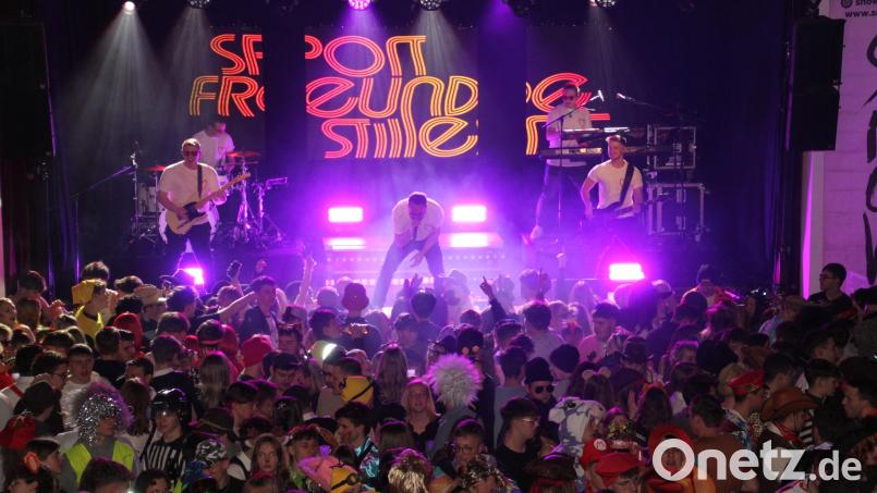 Party pur herrschte am Samstag beim "Fosnatdäänz" im Griesbacher Jugendheim. Bild: kro