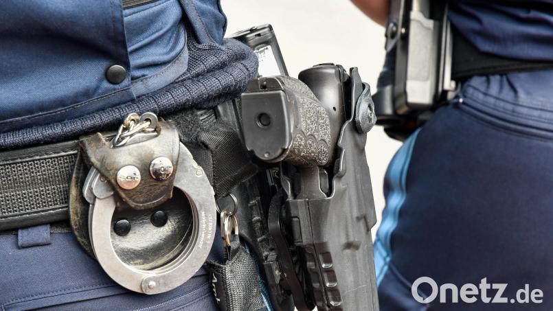 Vier Frauen haben Parfümflacons in einem Geschäft in Regensburg gestohlen. Die Polizei fasste die Diebinnen kurze Zeit später. Symbolbild: Petra Hartl