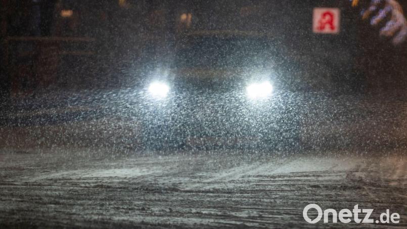 Bei den Glätteunfällen ist es überwiegend zu Blechschäden gekommen. (Symbolbild) Bild: Stefan Puchner/dpa