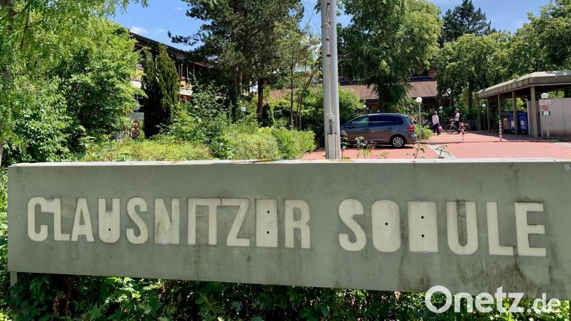 Im Umfeld der Clausnitzerschule sorgte am Freitag ein Flyer für Unruhe. Archivbild: Gabi Schönberger