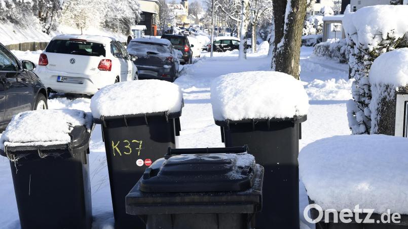 Wegen Schnee und Glätte kommt es im Landkreis Neustadt/WN zu Änderungen bei den Abfuhrterminen. Symbolbild: Petra Hartl