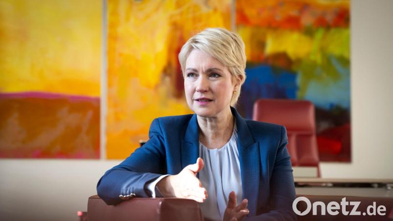 Ministerpräsidentin Manuela Schwesig findet, dass man den Einsatz der Arbeitenden nicht kleinreden soll. (Archivbild) Bild: Philip Dulian/dpa
