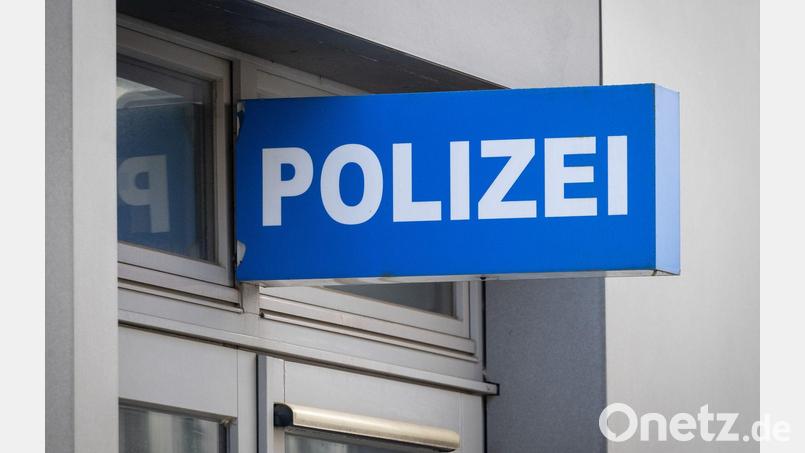 Die Polizei mahnt zur Vorsicht, wenn Internetfreunde plötzlich viel Geld fordern. (Symbolbild) Bild: Soeren Stache/dpa