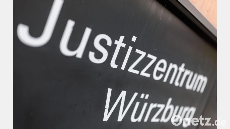 Der Angeklagte soll aus Eifersucht gehandelt haben. (Symbolfoto) Bild: Daniel Karmann/dpa