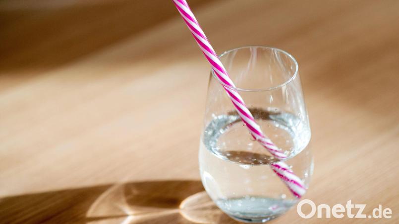 Der Pro-Kopf-Verbrauch in Deutschland liegt bei 128,8 Liter im Jahr. (Symbolbild) Bild: Hauke-Christian Dittrich/dpa/dpa-tmn