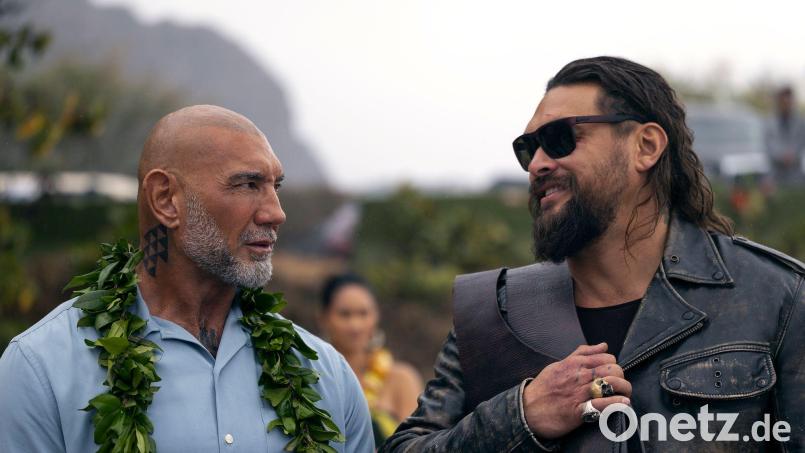 Dave Bautista (links) und Jason Momoa in einer Szene der Buddy-Komödie „The Wrecking Crew“, die bei Prime Video zu sehen ist. (Start 28.1.) Bild: -/Prime Video/dpa