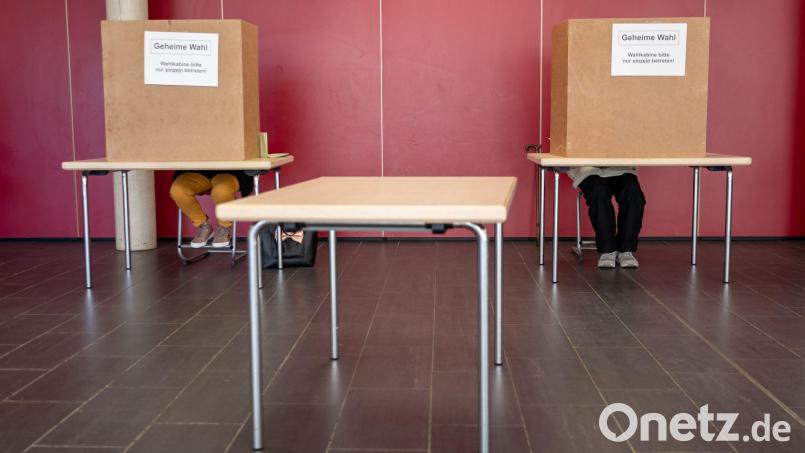 Mehr als zehn Millionen Menschen dürfen bei der Kommunalwahl wählen. (Archivbild) Bild: Peter Kneffel/dpa