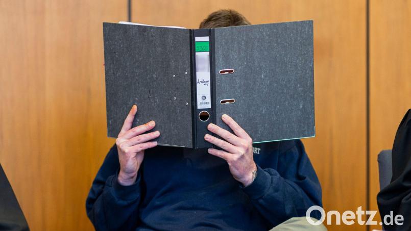 Erst Gift im Kaffee, dann 23 Schläge mit einem Eisenrohr: Nach dem Tod seiner Ex-Lebensgefährtin wird ein 41-Jähriger zu 13 Jahren Gefängnis verurteilt. (Archivbild) Bild: Michael Matthey/dpa