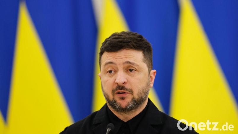 Der ukrainische Präsident Wolodymyr Selenskyj sieht eine EU-Mitgliedschaft für sein Land schon 2027 als wichtige Sicherheitsgarantie. (Archivbild) Bild: Mindaugas Kulbis/AP/dpa