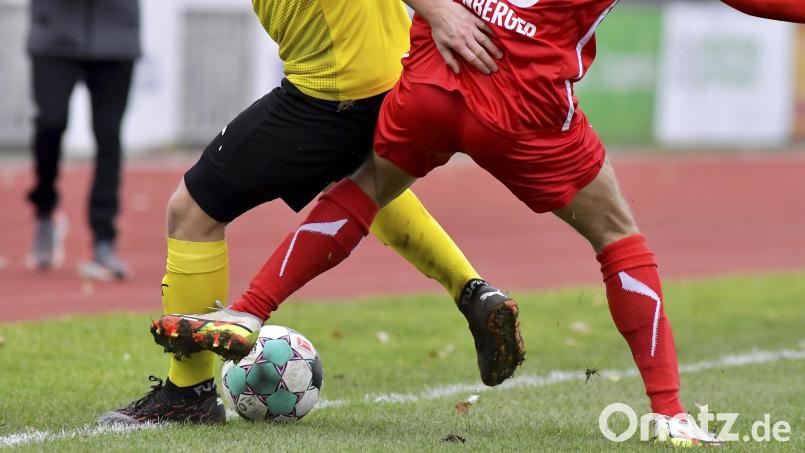 Rollt der Ball in der Oberpfalz bald in zwei Fußball-Spielkreisen? Archivbild: Hubert Ziegler