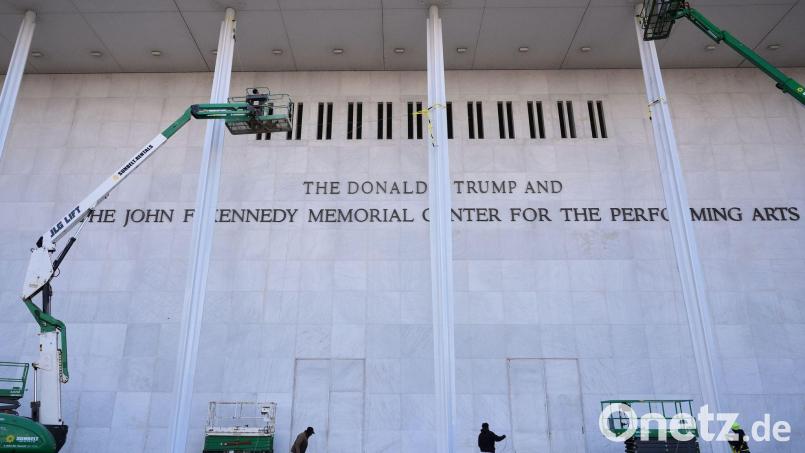 Nach der Umbenennung boykottieren zahlreiche Künstler und Künstlerinnen die Einrichtung. (Archivfoto) Bild: Jacquelyn Martin/AP/dpa