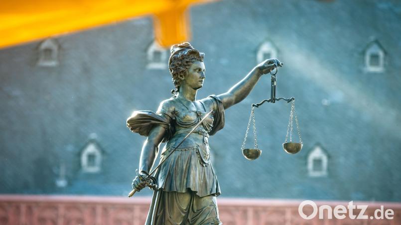 Vor dem Amberger Jugendschöffengericht wurde eine 20-Jährige vom Vorwurf freigesprochen von den Drogengeschäften ihres Mannes gewusst zu haben. Bild: Frank Rumpenhorst