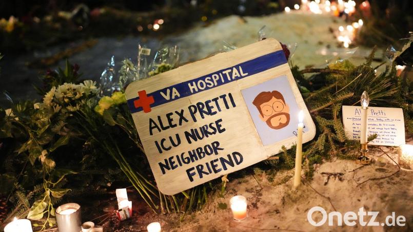 Zwei Beamte sind nach den tödlichen Schüssen auf Alex Pretti suspendiert worden. (Archivbild) Bild: Adam Gray/AP/dpa