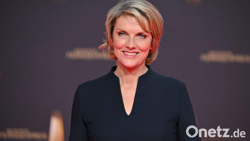 Marietta Slomka moderiert seit 25 Jahren das „heute journal“. (Archivbild) Bild: Henning Kaiser/dpa