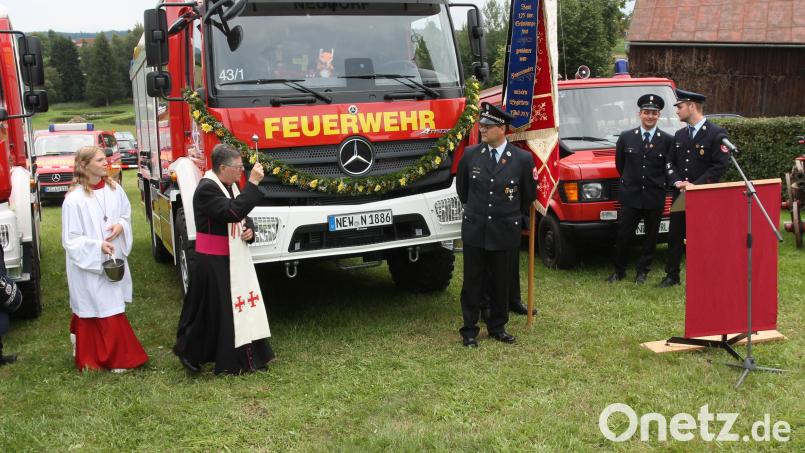 Im August vor zwei Jahren weihte die Feuerwehr Neudorf bei Georgenberg ihr neues Löschgruppenfahrzeug LF10. Jetzt beschloss der Landkreis, den Kauf dieser Fahrzeuge höher zu fördern. Archivbild: pi
