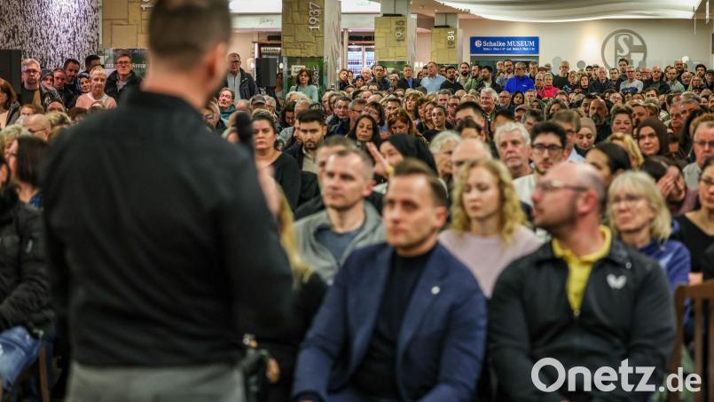 Der Rechtsanwalt Daniel Kuhlmann hat nach dem Gelsenkirchener Sparkassen-Einbruch nach eigenen Angaben erste Klagen gegen die Bank eingereicht. Bild: Christoph Reichwein/dpa