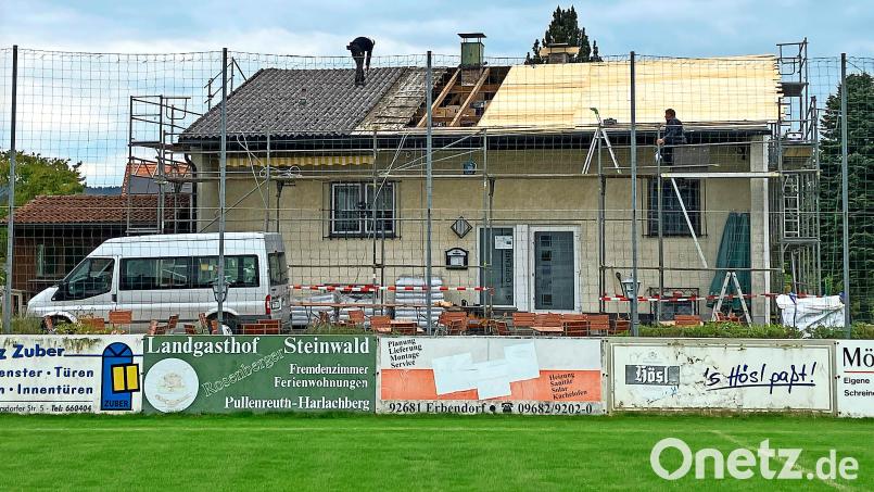 Am Sportheim des SV Poppenreuth wurden vergangenes Jahr zahlreiche energetische Sanierungen umgesetzt. Die Stadt gibt dafür einen Zuschuss. Bild: fpoz