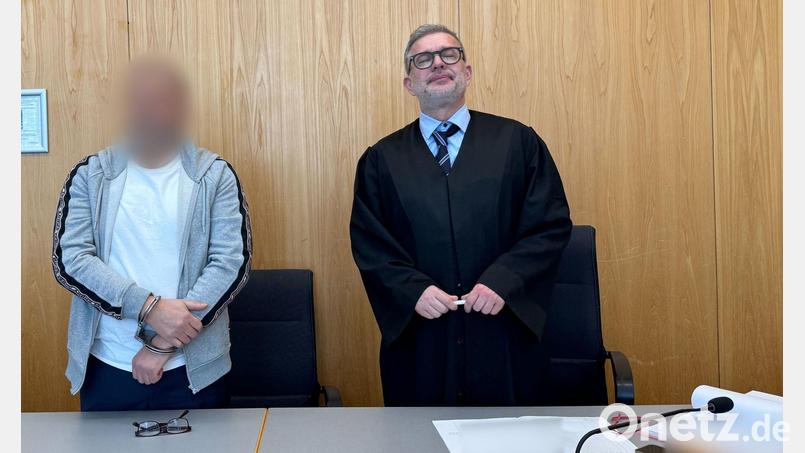 Der Vater steht wegen versuchten Mordes vor Gericht. Bild: Aleksandra Bakmaz/dpa