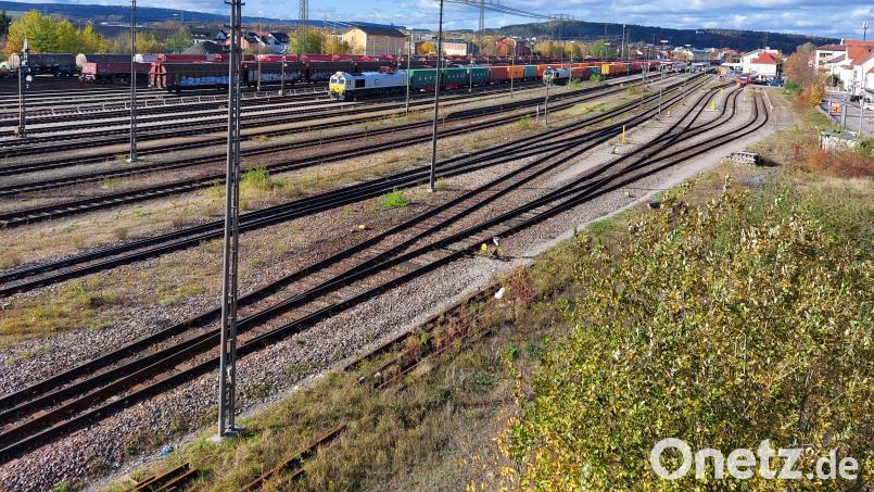 Während der Sanierung der Bahnstrecke Regensburg – Nürnberg werden Züge über Schwandorf umgeleitet. Archivbild: DB Energie
