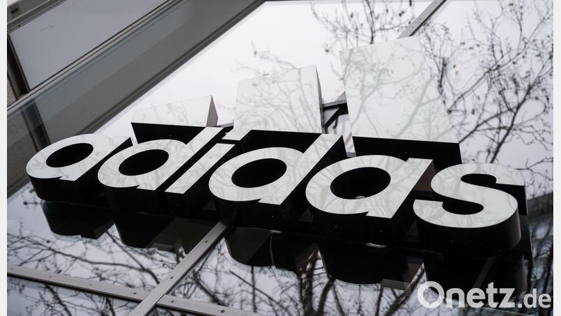 Der Sportartikelkonzern Adidas hat für das abgelaufene Jahr 2025 einen Rekordumsatz bekanntgegeben. (Archivbild) Bild: Christophe Gateau/dpa