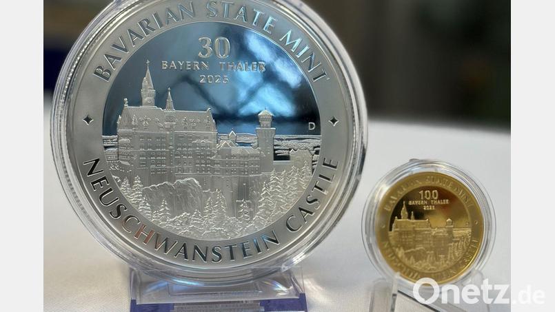 Am 2. Februar startet das Hauptmünzamt den Verkauf einer Neuauflage des Bayern Thalers mit anderem Neuschwanstein-Motiv. Bild: -/StMFH/dpa