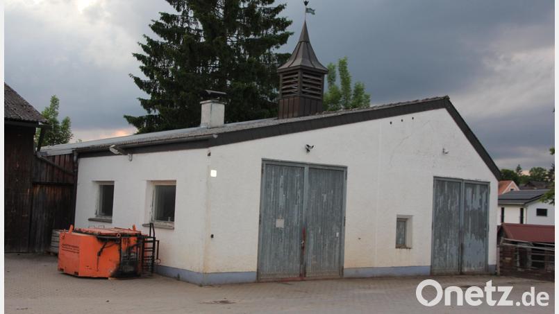 Diese Halle sollte abgerissen werden. Danach sollte eine neue Halle auf diesem Standort gebaut werden. Bild: kro