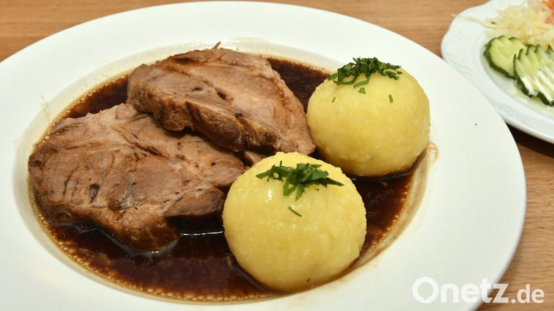 Das Essen im Restaurant wird künftig nur noch mit sieben, statt vorher 19 Prozent besteuert. Symbolbild: Petra Hartl