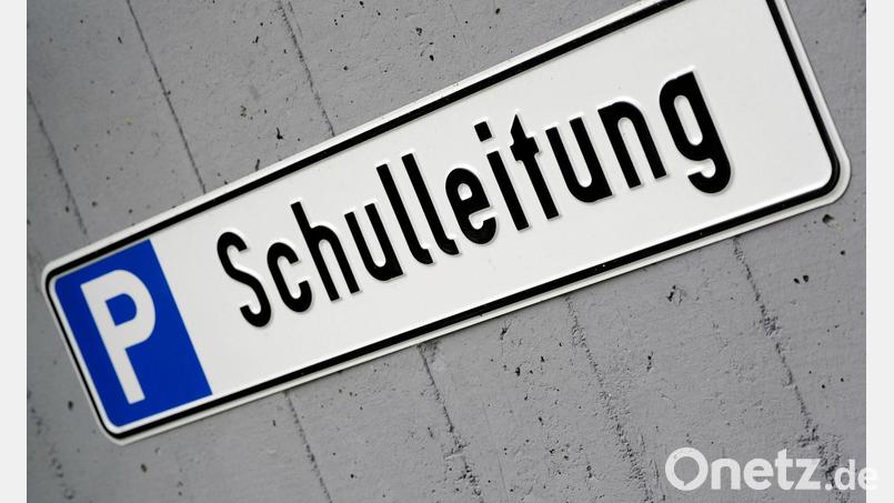 In Bayern werden Schulleiter mancherorts auch länger gesucht. (Symbolbild) Bild: Marius Becker/dpa