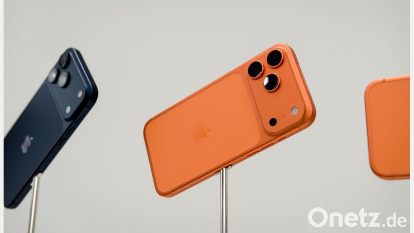 Die iPhone-17-Modellreihe half Apple Marktforschern zufolge, zum Smartphone-Spitzenreiter zu werden. (Archivbild) Bild: Andrej Sokolow/dpa/dpa-tmn