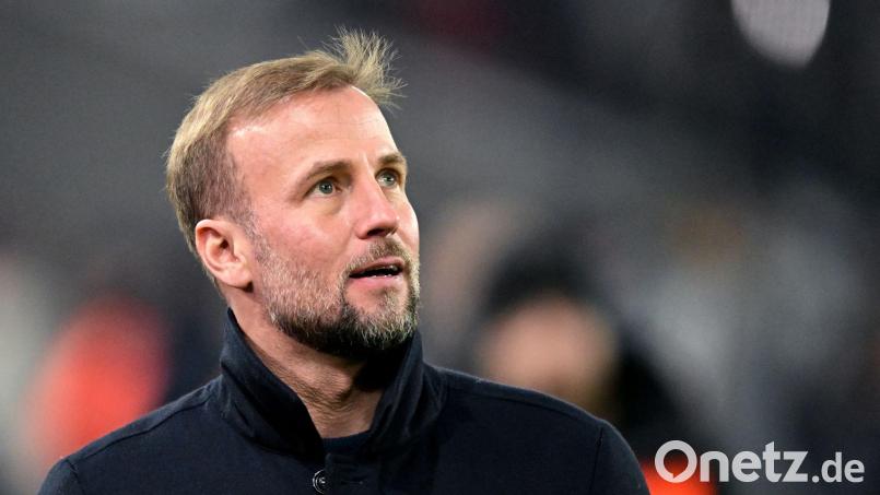 Trainer Sebastian Hoeneß muss mit dem VfB Stuttgart in der Zwischenrunde der Europa League ran. Bild: Bernd Weißbrod/dpa