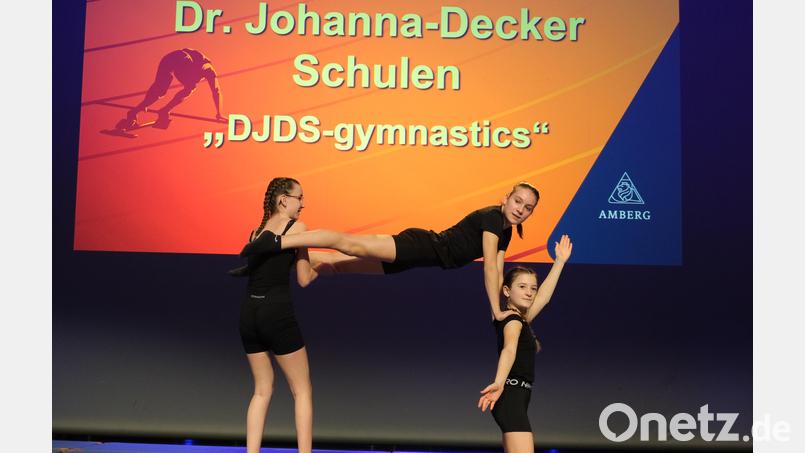 Die Schülerinnen der DJD-Schulen boten eine Showeinlage. Bild: gsp
