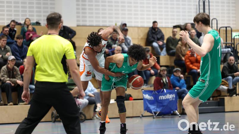 Auf ein zweikampfbetontes Spiel müssen sich die Neustädter Basketballer in Eggolsheim einstellen. Archivbild: Dieter Jäschke