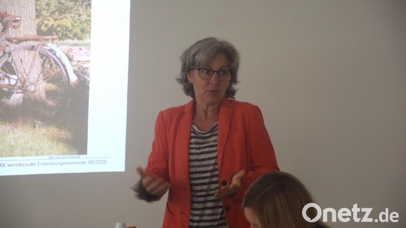 Engagiert und überzeugt stellte die Seniorenbeauftragte Maria Müller im Marktgemeinderat das Fahrrad-Projekt vor. Bild: fz