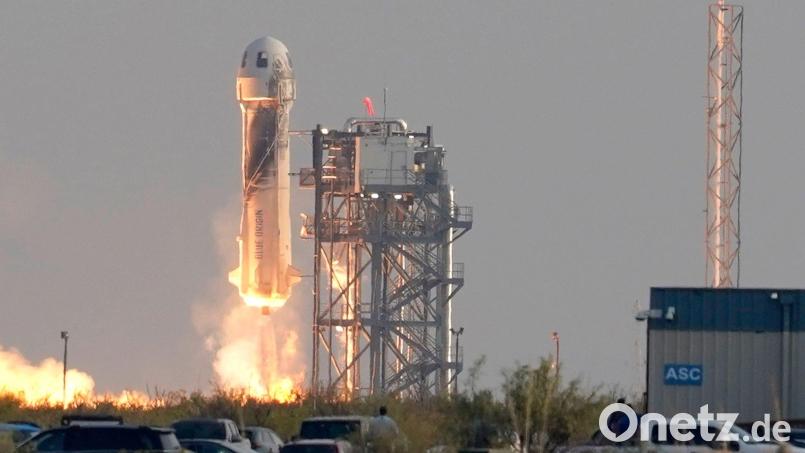 Das All-Tourismus-Programm von Blue Origin soll vorerst ausgesetzt werden. (Archivfoto) Bild: Tony Gutierrez/AP/dpa