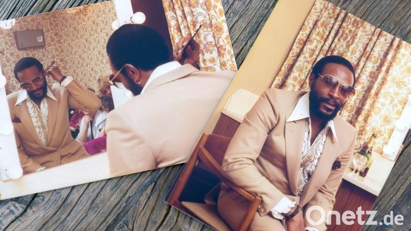 Das Bild zeigt zwei Fotos des Soulsängers Marvin Gaye im Bühnenoutfit in Ostende, Belgien, 1981, in dem Dokumentarfilm "Marvin Gaye - Visionär des Soul" (undatiertes Handout). Der Dokumentarfilm wird am 30.01.2026 auf Arte ausgestrahlt. Bild: Pascale Cousaert/ZDF/dpa