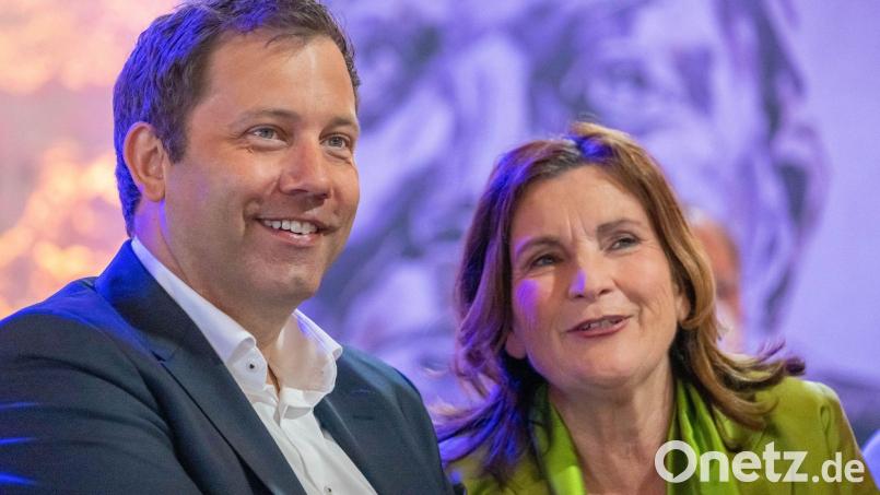 Die SPD im bayerischen Landtag fordert mehr Transparenz zum Ludwig-Erhard-Gipfel - auch die interne Compliance-Prüfung der Staatsregierung müsse offengelegt werden, sagte Fraktionschef Holger Grießhammer. Zu den Gästen am Tegernsee zählte in früheren Jahren auch der heutige SPD-Chef Lars Klingbeil. (Archivbild) Bild: Peter Kneffel/dpa