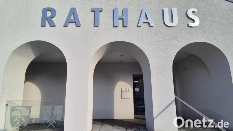 Wackersdorf und Steinberg am See bilden eine Verwaltungsgemeinschaft. Sie hat ihren Sitz im Wackersdorfer Rathaus. In beiden Gemeinden werden am 8. März Bürgermeister und Gemeinderäte gewählt. Bild: Hösamer