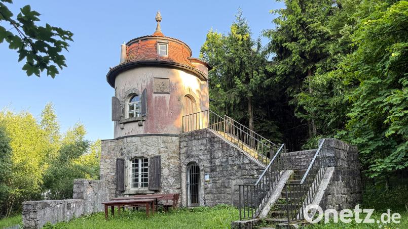 Der Grenzlandturm bei Bärnau könnte bald durch einen Privatinvestor gekauft und saniert werden. Ein pensionierter Physiker hat Interesse angemeldet. Bild: Susanne Forster