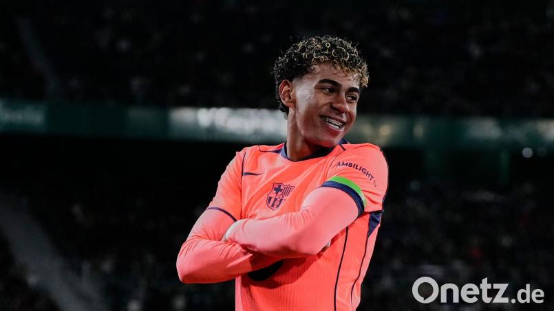 Barcelonas Lamine Yamal jubelt nach dem Führungstreffer. Bild: Jose Breton/AP/dpa