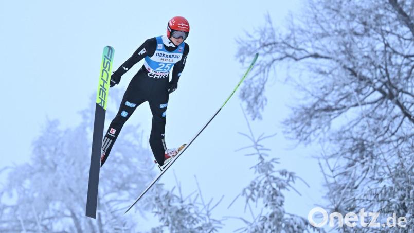 Karl Geiger springt auf Platz drei in Willingen. Bild: Swen Pförtner/dpa