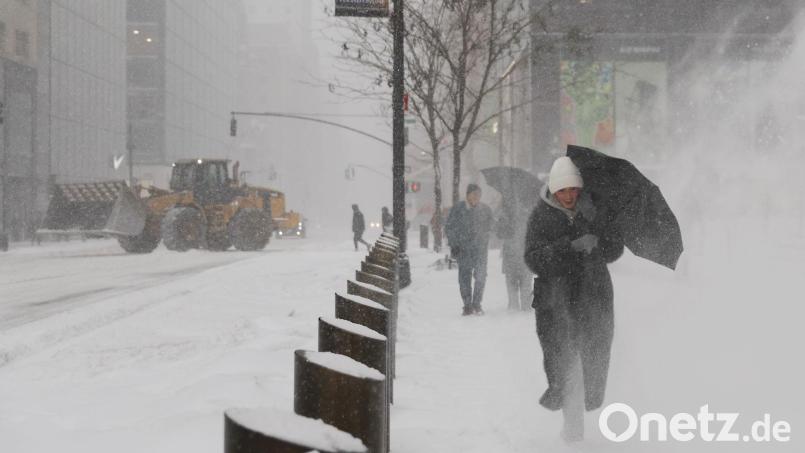 Bei extremer Kälte und starken Schneefällen waren zuletzt nach Medienberichten mindestens 85 Menschen in mehreren US-Bundesstaaten ums Leben gekommen. (Archivbild) Bild: Heather Khalifa/FR172147 AP/AP/dpa