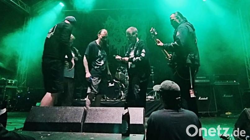 Vorbereitungen für den Auftritt. Bild: Julia Nold