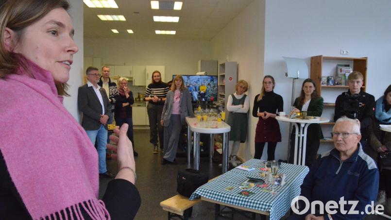 MdL Laura Weber stellt ihr Fünf-Punkte-Programm vor. Bild: Kunz