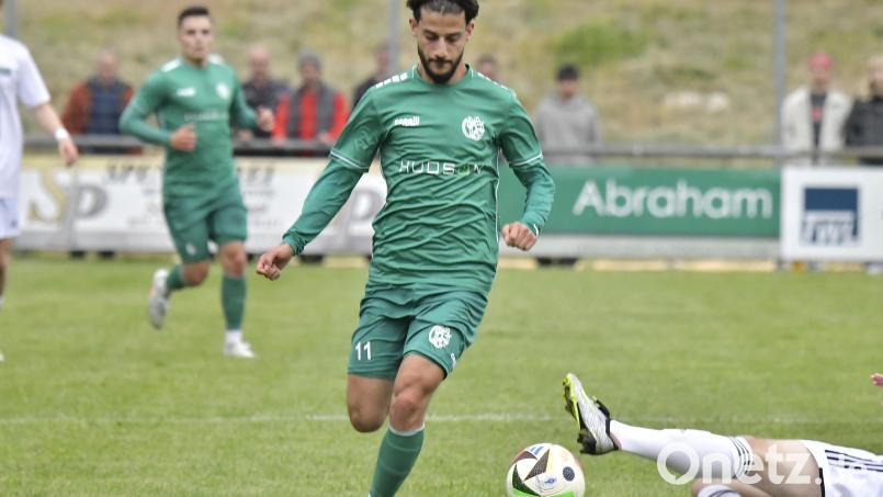 Fatih Boynuegrioglu eröffnete den Torreigen im Testspiel der DJK Gebenbach gegen den SV SAD-Ettmannsdorf. Bild: Hubert Ziegler