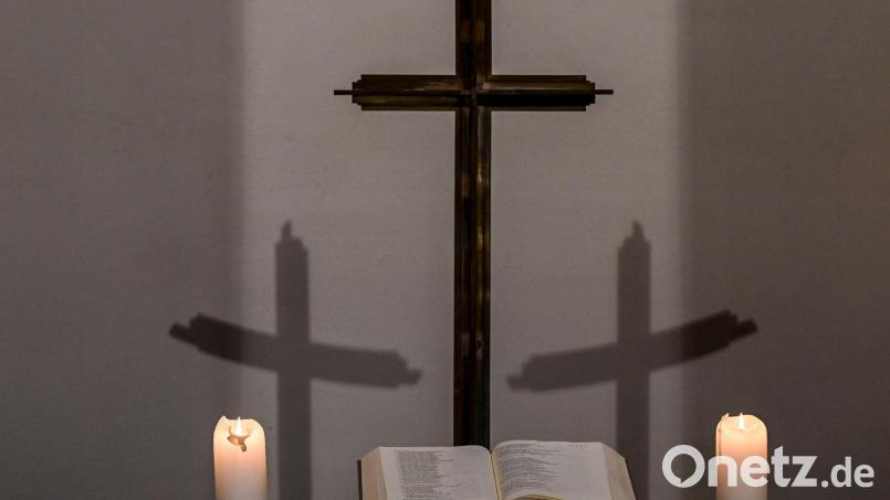 Die Pfarrei Kemnath wird zum 1. September mit der Pfarrgemeinschaft Kastl-Waldeck zusammengelegt. Symbolbild: Jens Kalaene/dpa