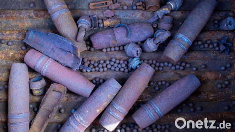 Mit einem Weltkriegsgeschoss im Gesäß hat ein junger Mann in Frankreich einen Einsatz des Kampfmittelräumdienstes in einer Klinik ausgelöst Symbolbild: Klaus-Dietmar Gabbert/dpa
