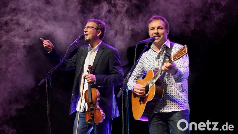 Die Simon-&amp;-Garfunkel-Revival-Band lässt die Grenzen zwischen Original und Kopie verschwimmen. Bild: Carsten Sturm/exb